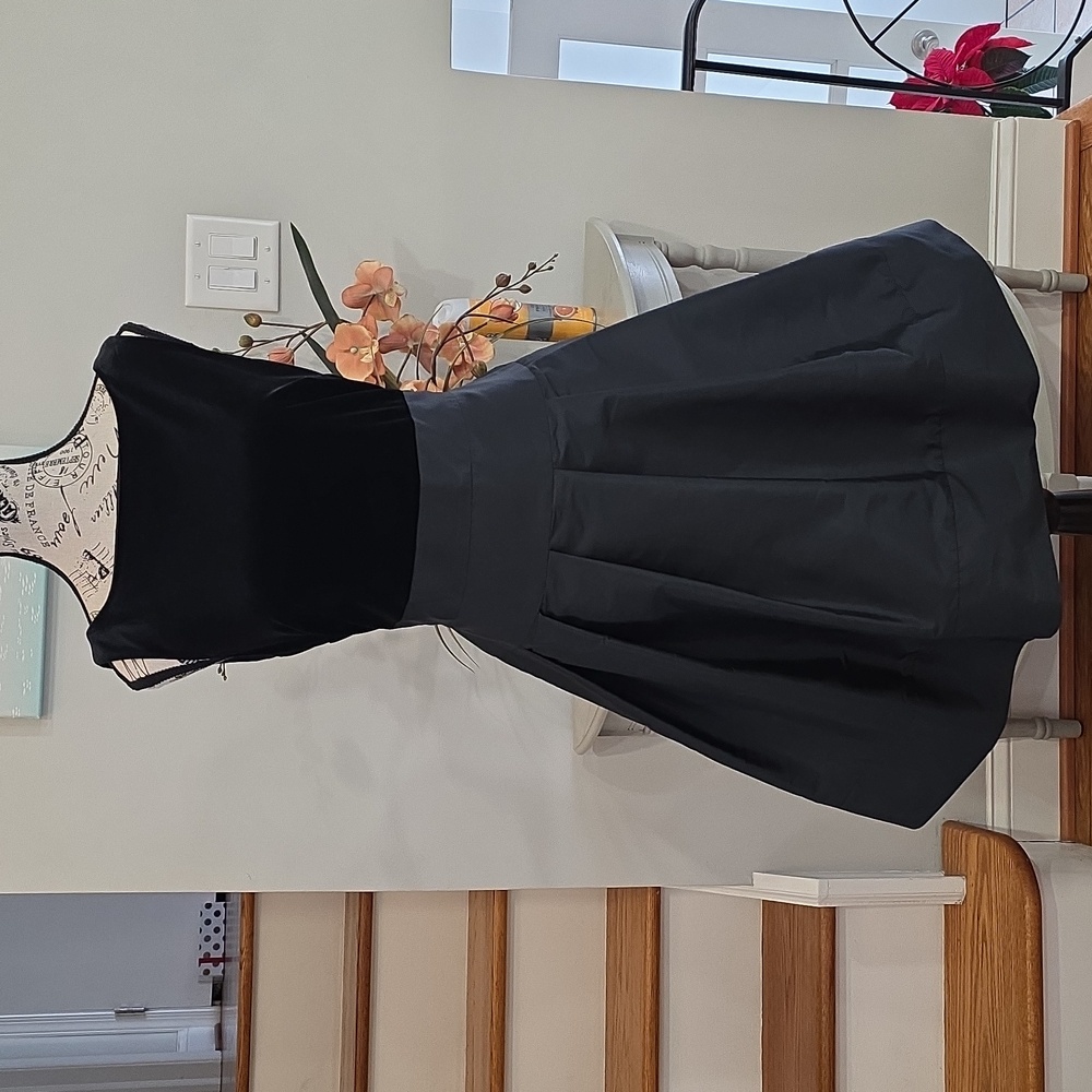 Evan Picone Elegant Black Dress
